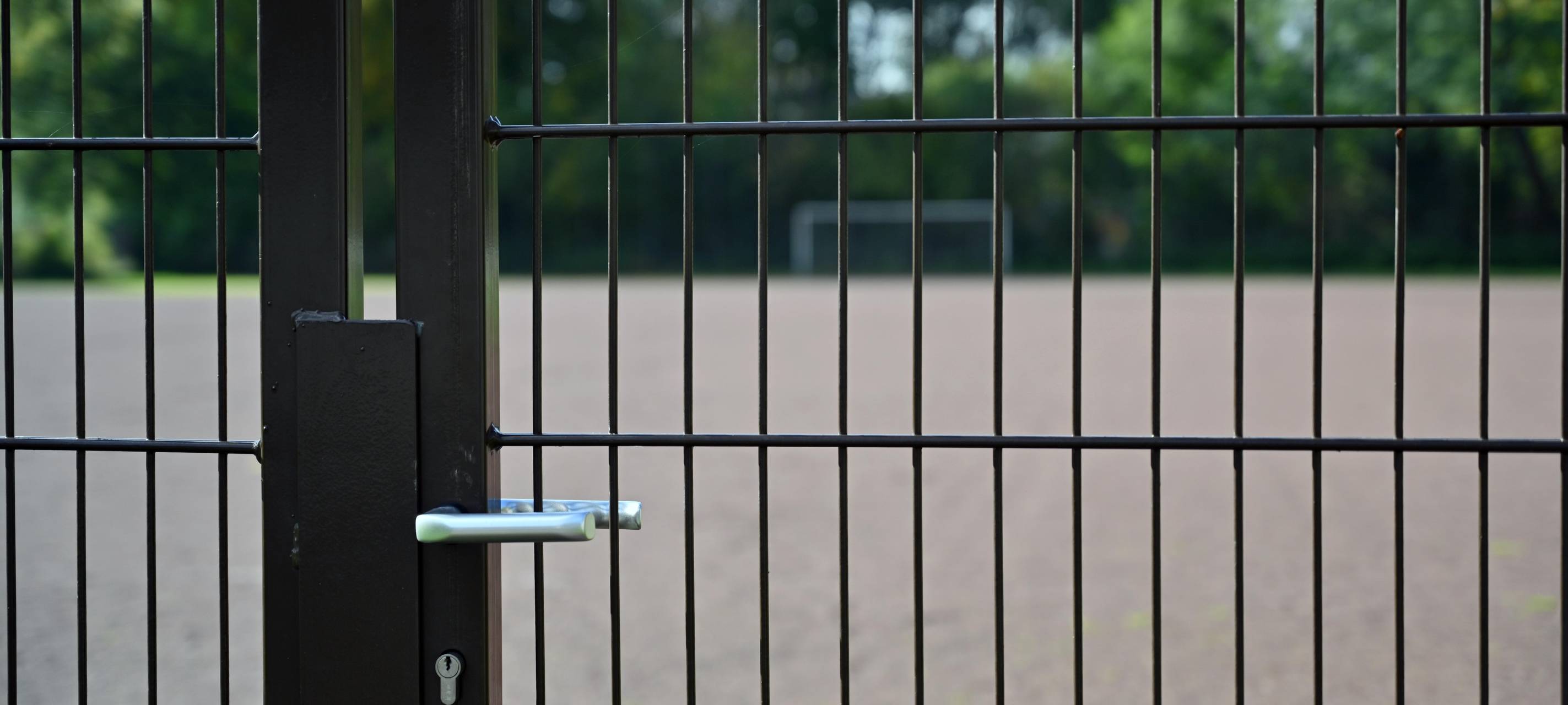 Stadt Bochum sperrt Sportanlage Gahlensche Straße