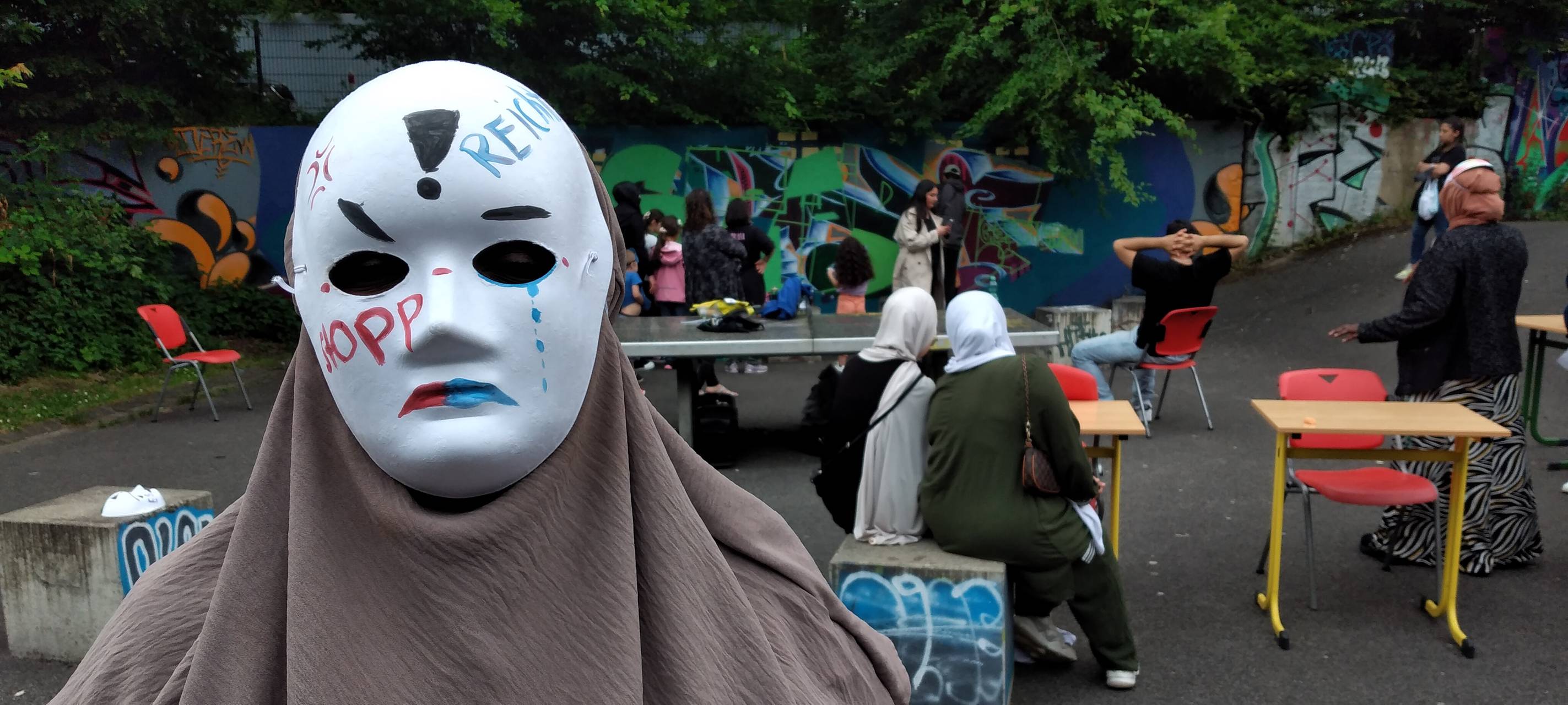 Bochum: Flashmobs für menschenwürdiges Wohnen in der Hustadt und im Unicenter