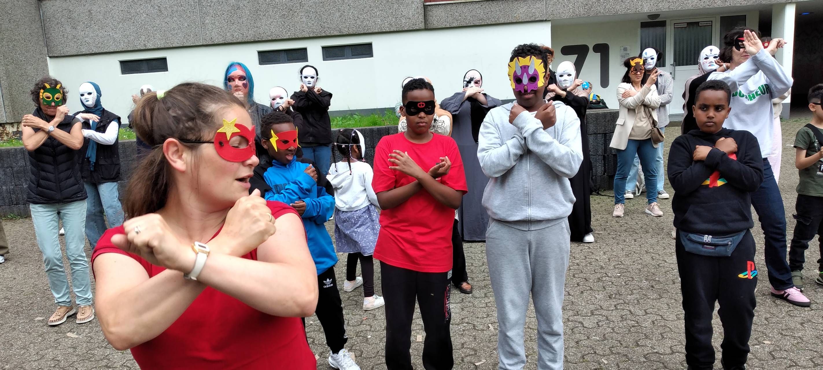 Bochum: Flashmobs für menschenwürdiges Wohnen in der Hustadt und im Unicenter