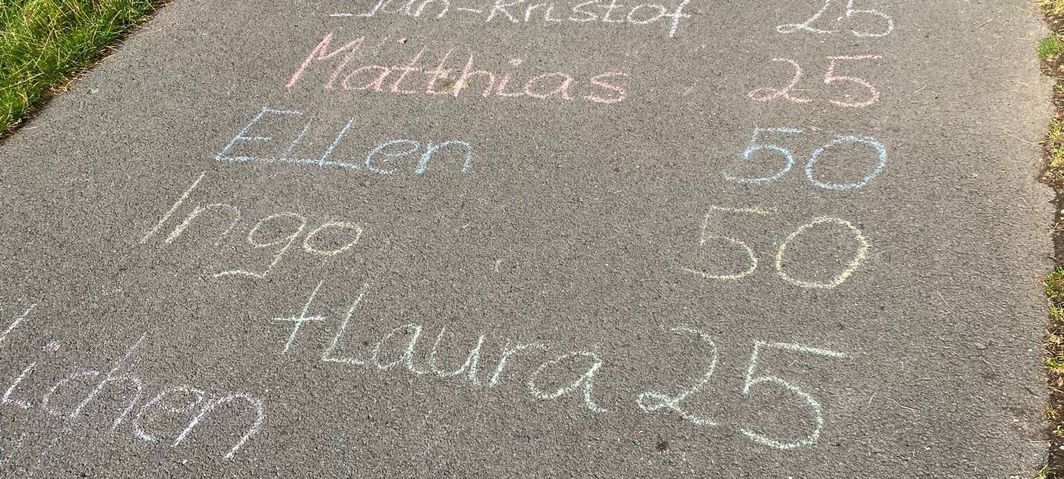 Die Ehrungen der Parkrun Läufer wird schriftlich Festgehalten