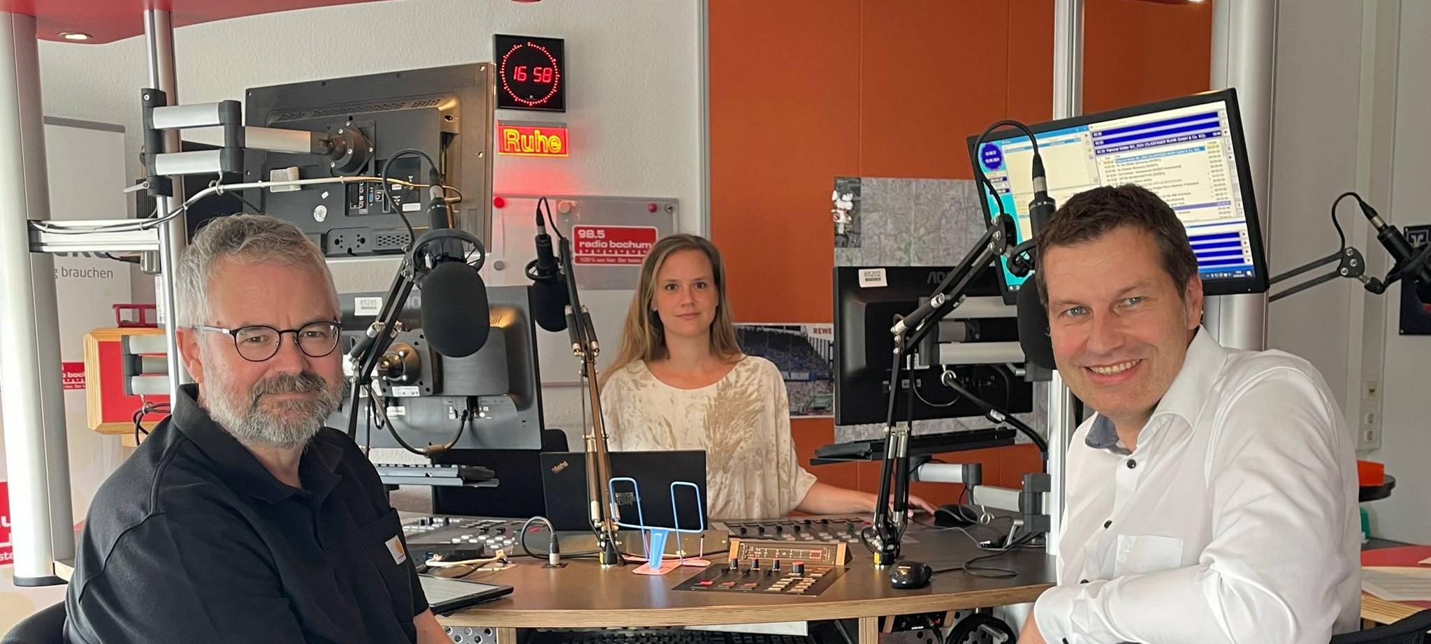 Janina Amrath moderiert den Radio Bochum Klartalk 2024 mit OB Thomas Eiskirch & Dr. David Gehne