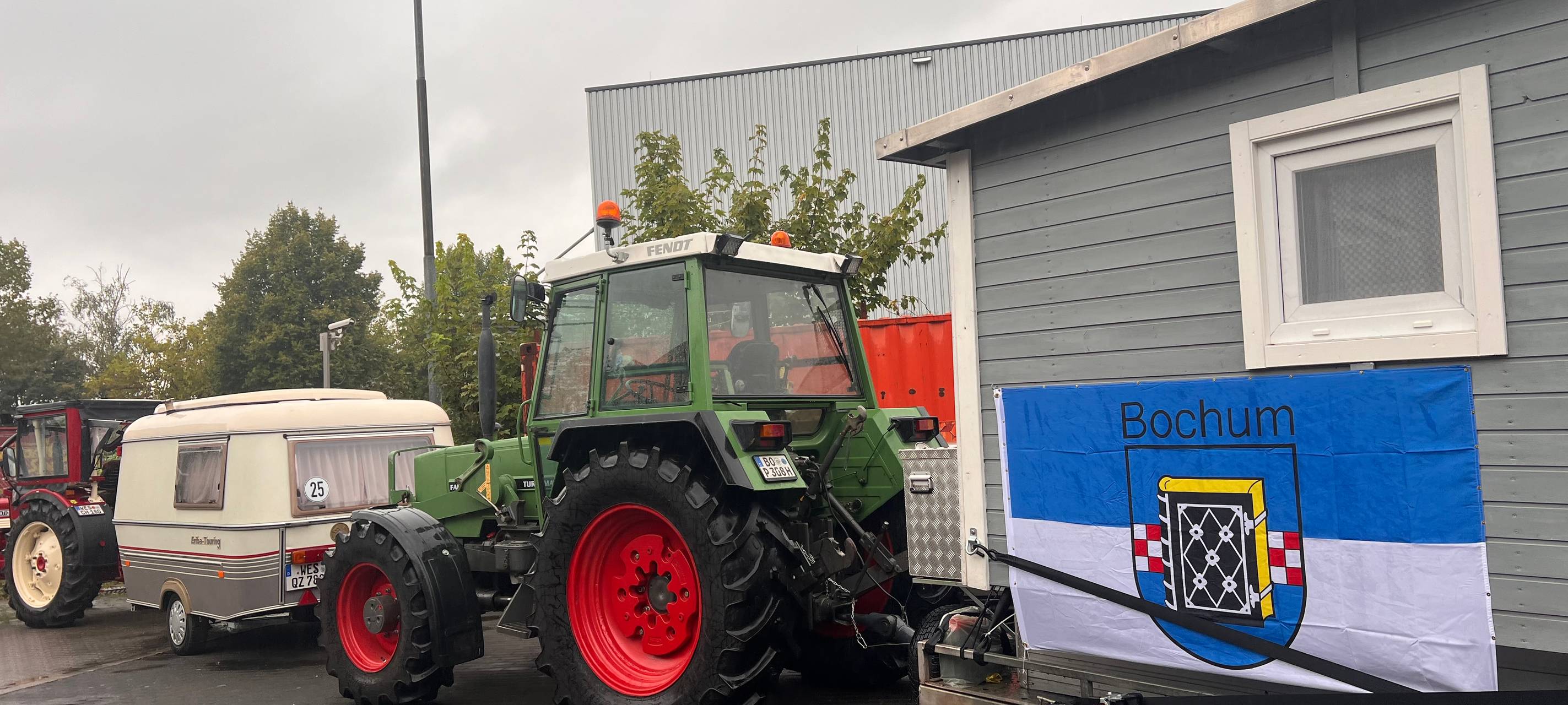 Bochumer Trecker starten zur Spendenfahrt