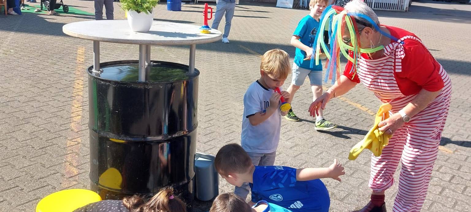 2.000 Euro für die Bochumer Tafel am Weltkindertag