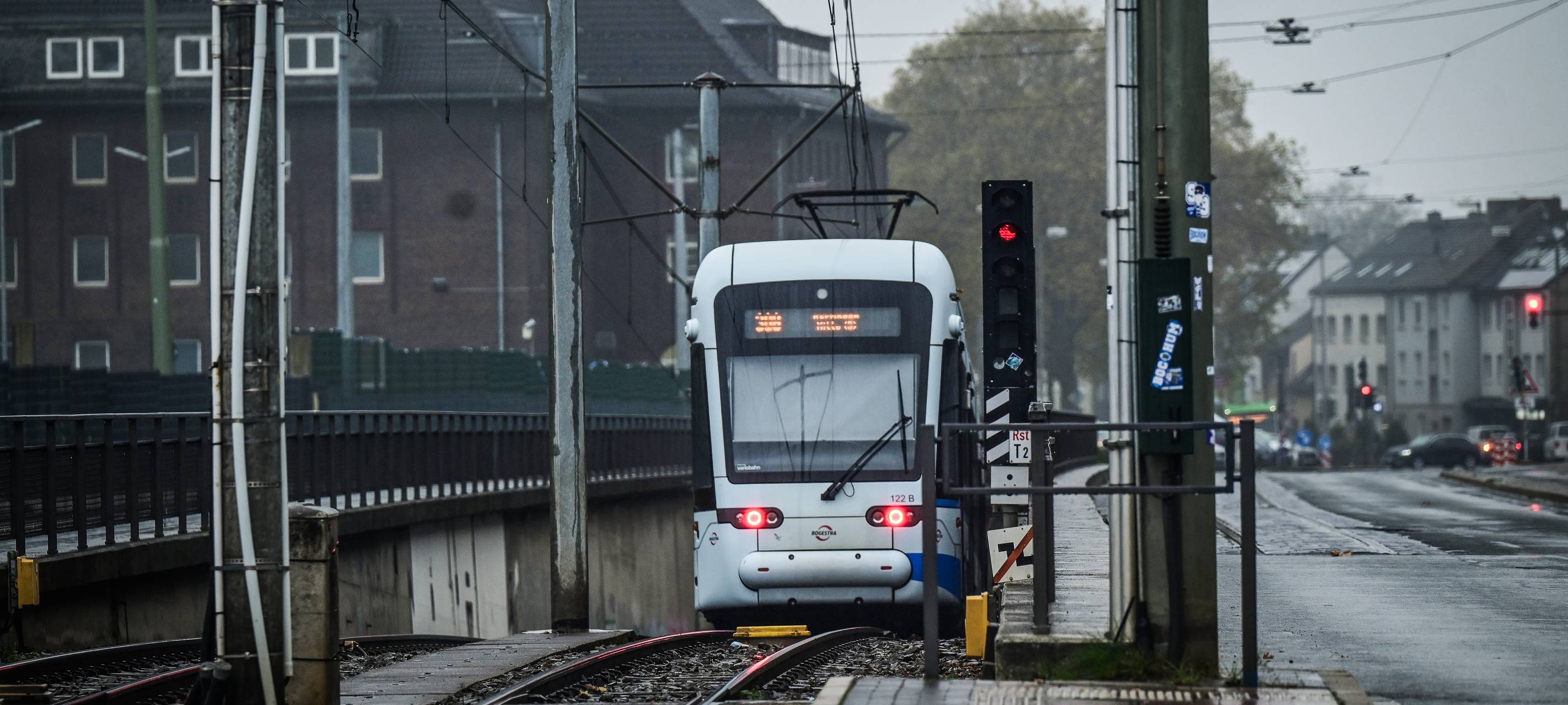 11-jähriger Junge von Straßenbahn in Bochum erfasst
