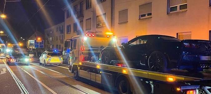 Polizei Bochum stoppt illegales Autorennen