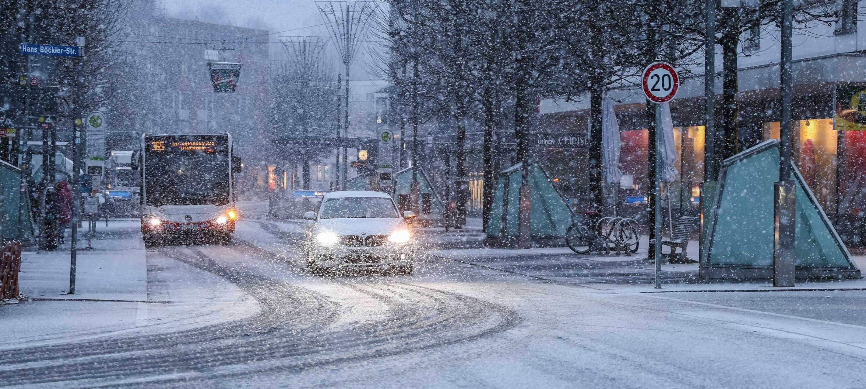 Mehrere Verkehrsunfälle in Bochum wegen Schneefall