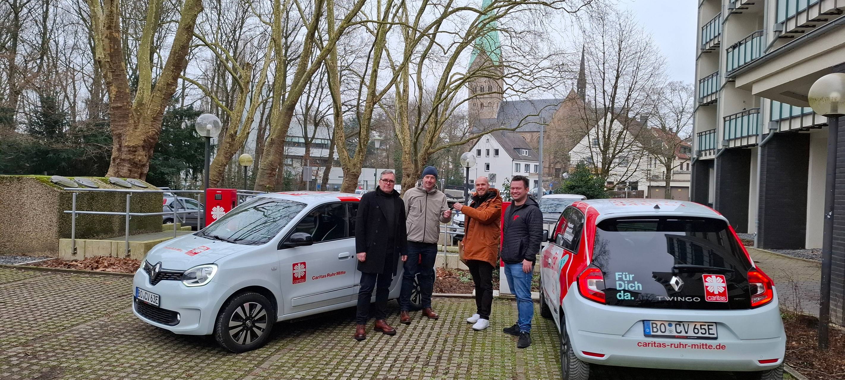 Gebraucht statt neu: Bochumer Caritas schafft sich E-Autos an