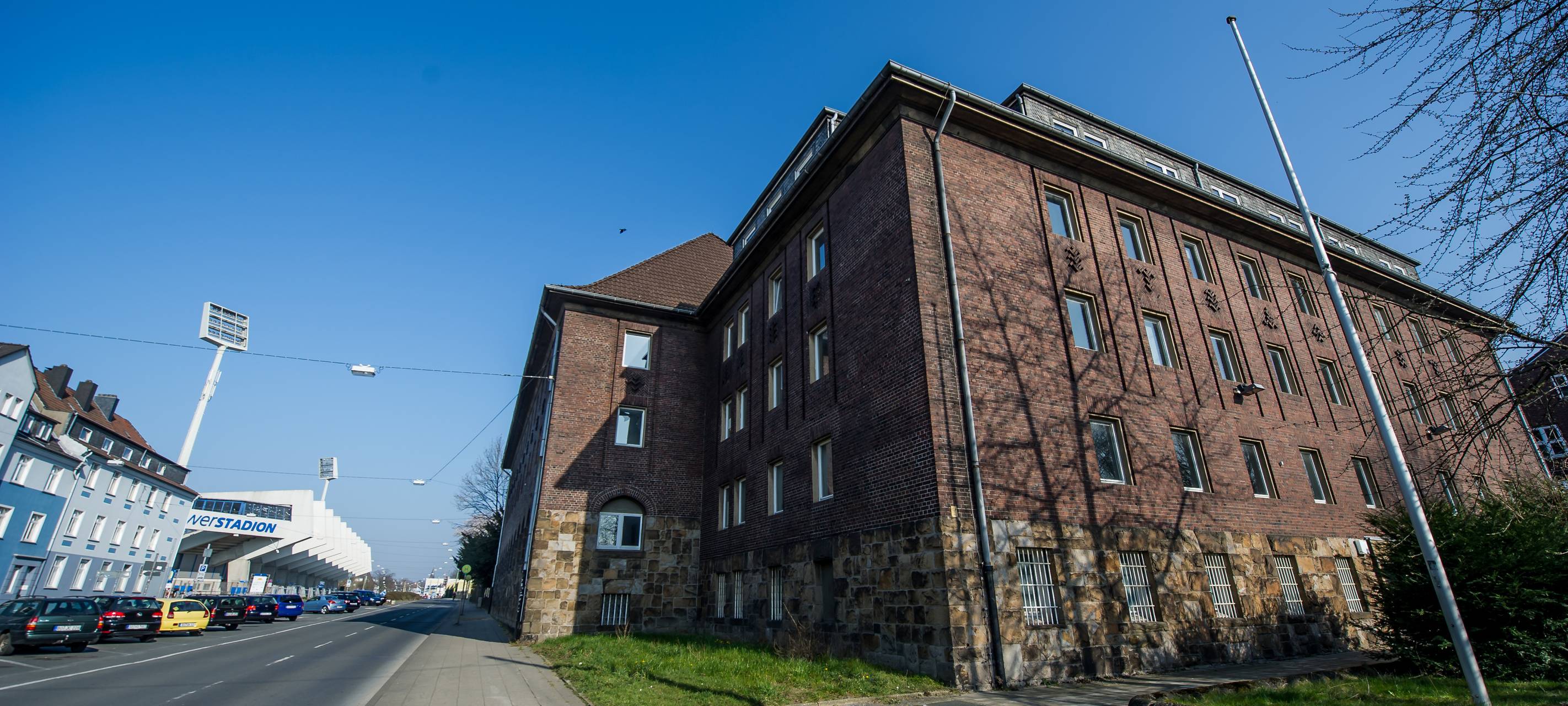 Verkehrsunfall in Bochum mit Polizeiwagen