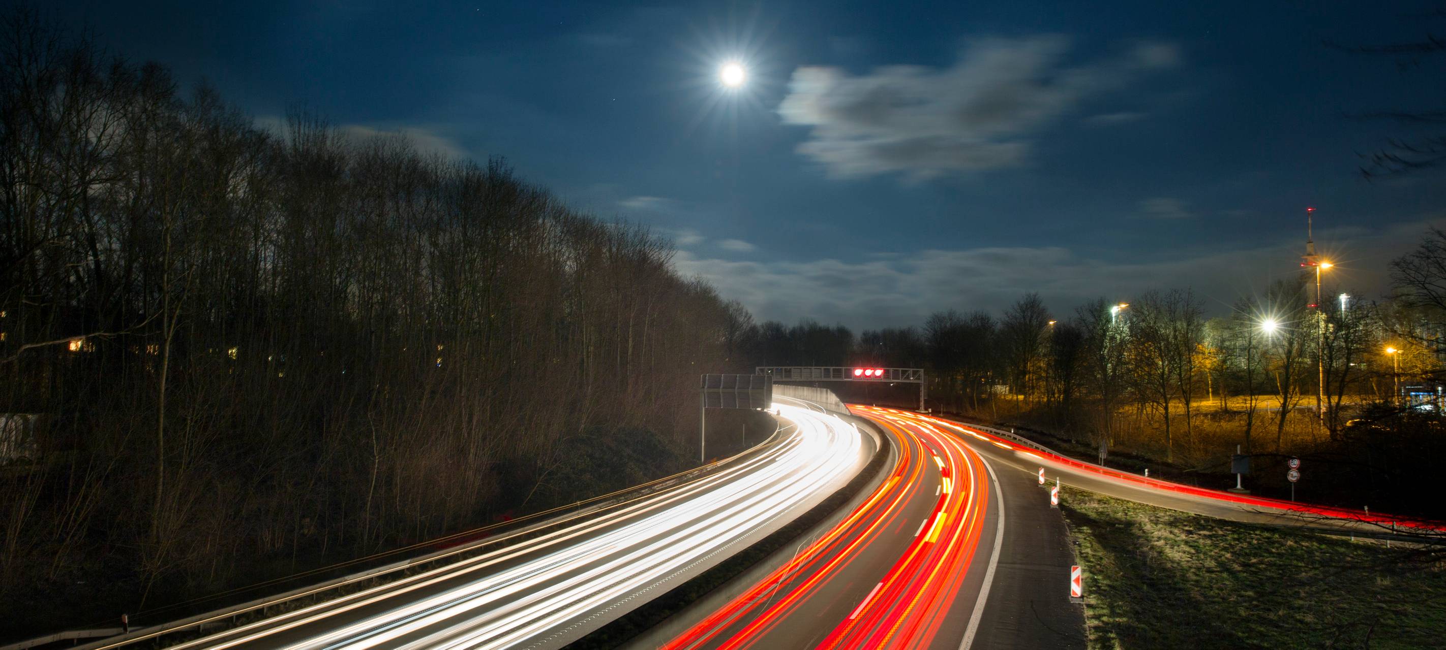 Schwerer Verkehrsunfall auf der A40 mit Autos aus Bochum