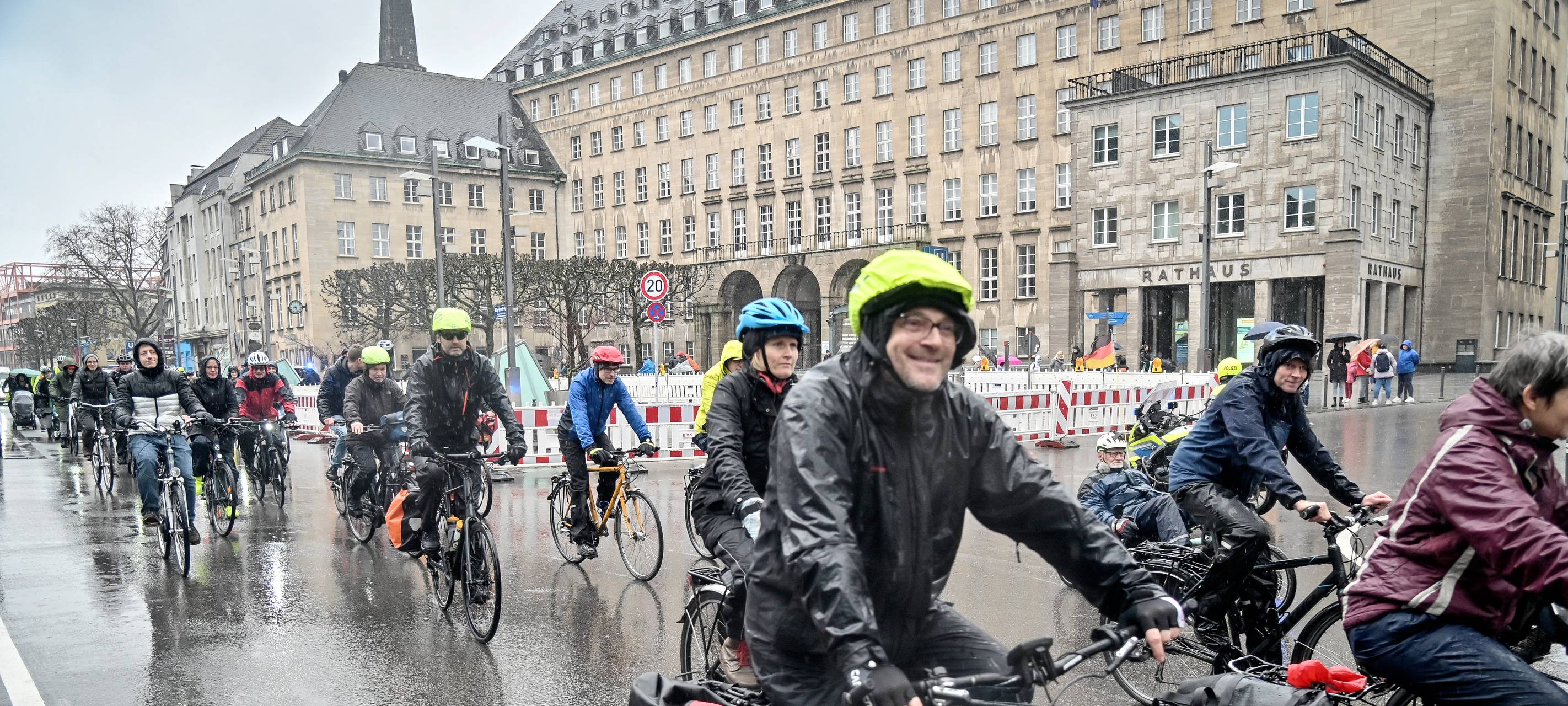 Fahrrad-Demo "Radwende jetzt!" am 1.4.2023 in Bochum.