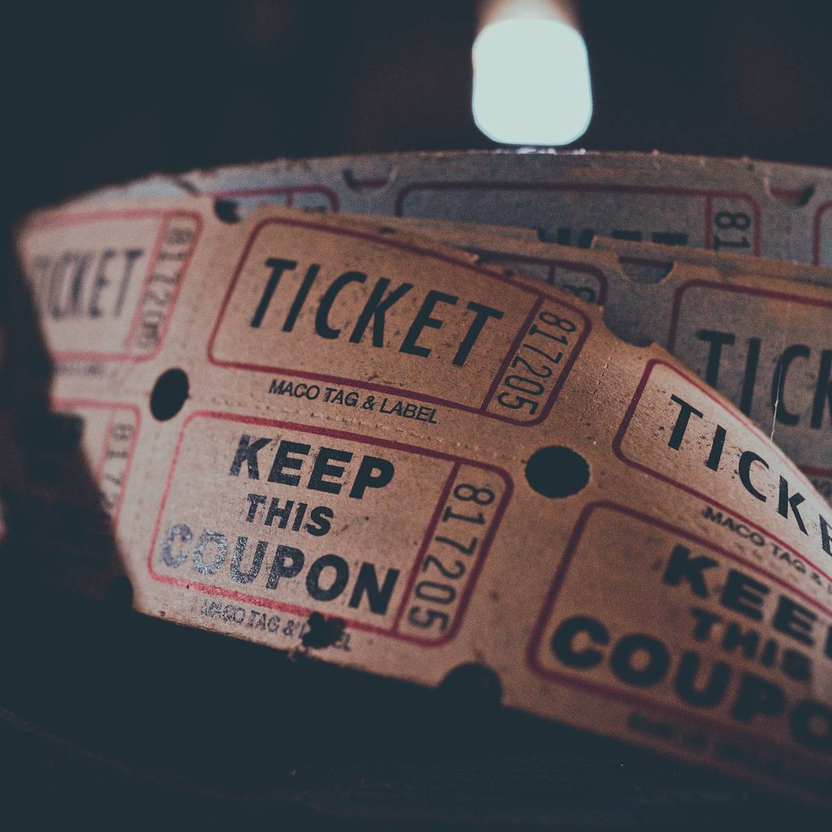 Verbraucherzentrale Bochum berät bei Rückerstattung von Tickets - Radio
