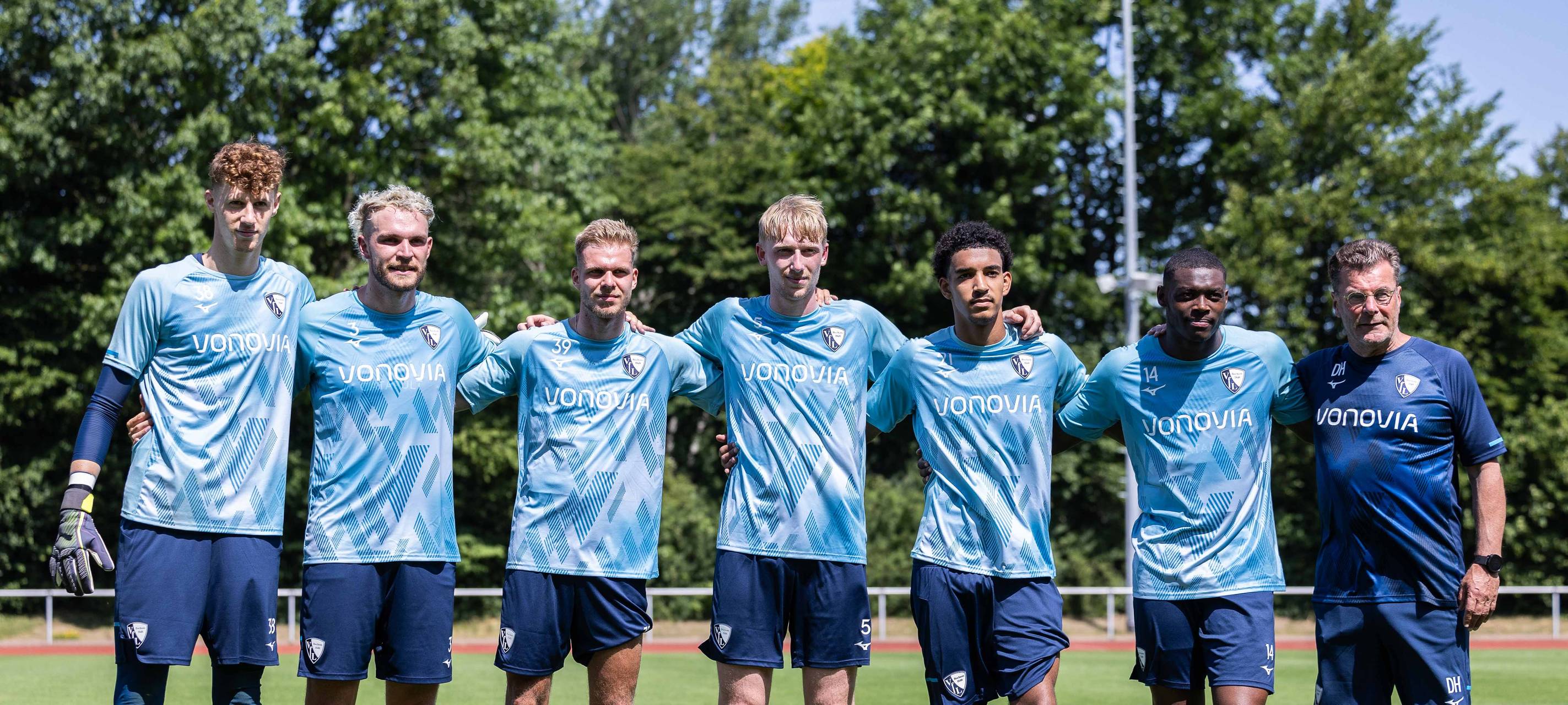 Entspannter Sonnenschein und knapp 300 Fans: Trainingsauftakt beim VfL Bochum