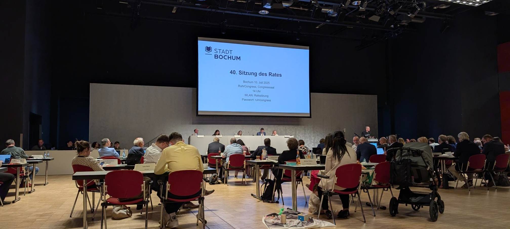 Rat Bochum: Lachgas, neue Sporthalle und Sozialdezernent