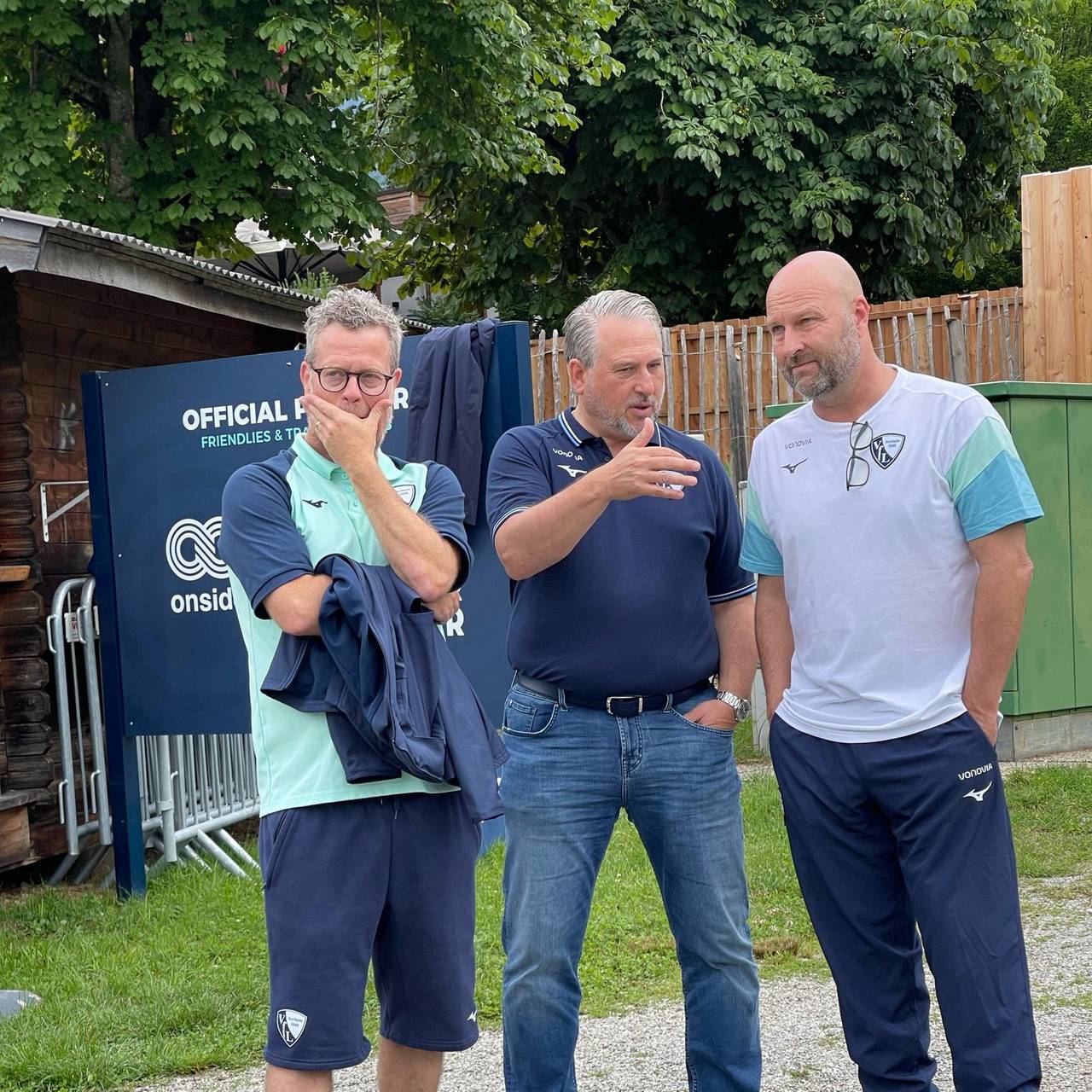 VfL Bochum Verantwortlichen Heiko Ostendorp, Ilja Kaenzig und Dirk Dufner beim Training in Scheffau, Juli 2025