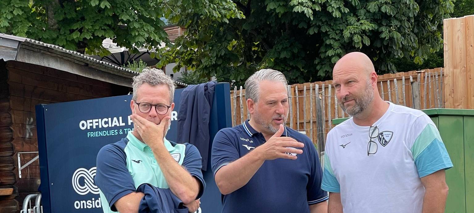 VfL Bochum Verantwortlichen Heiko Ostendorp, Ilja Kaenzig und Dirk Dufner beim Training in Scheffau, Juli 2025