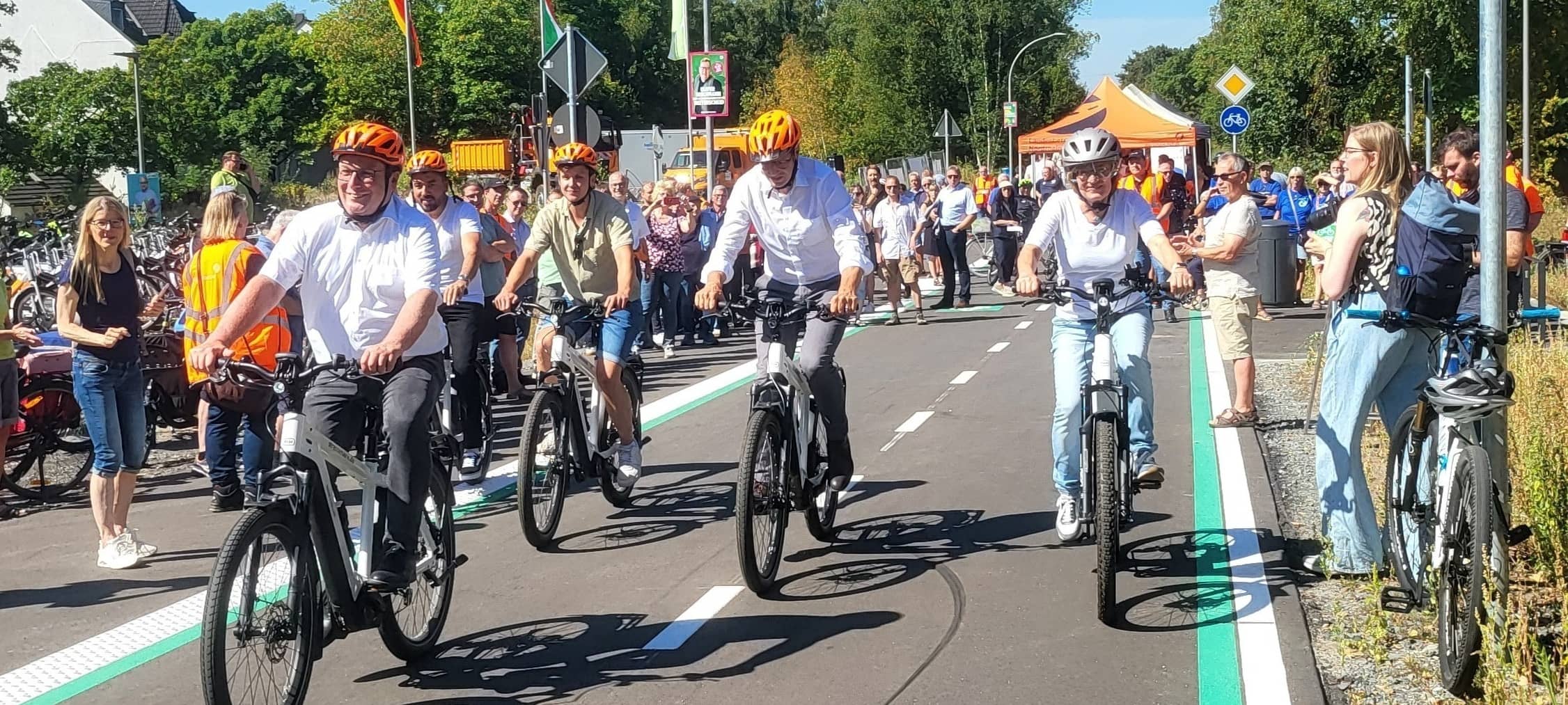 Neuer Abschnitt des Radschnellwegs RS1 in Bochum freigegeben