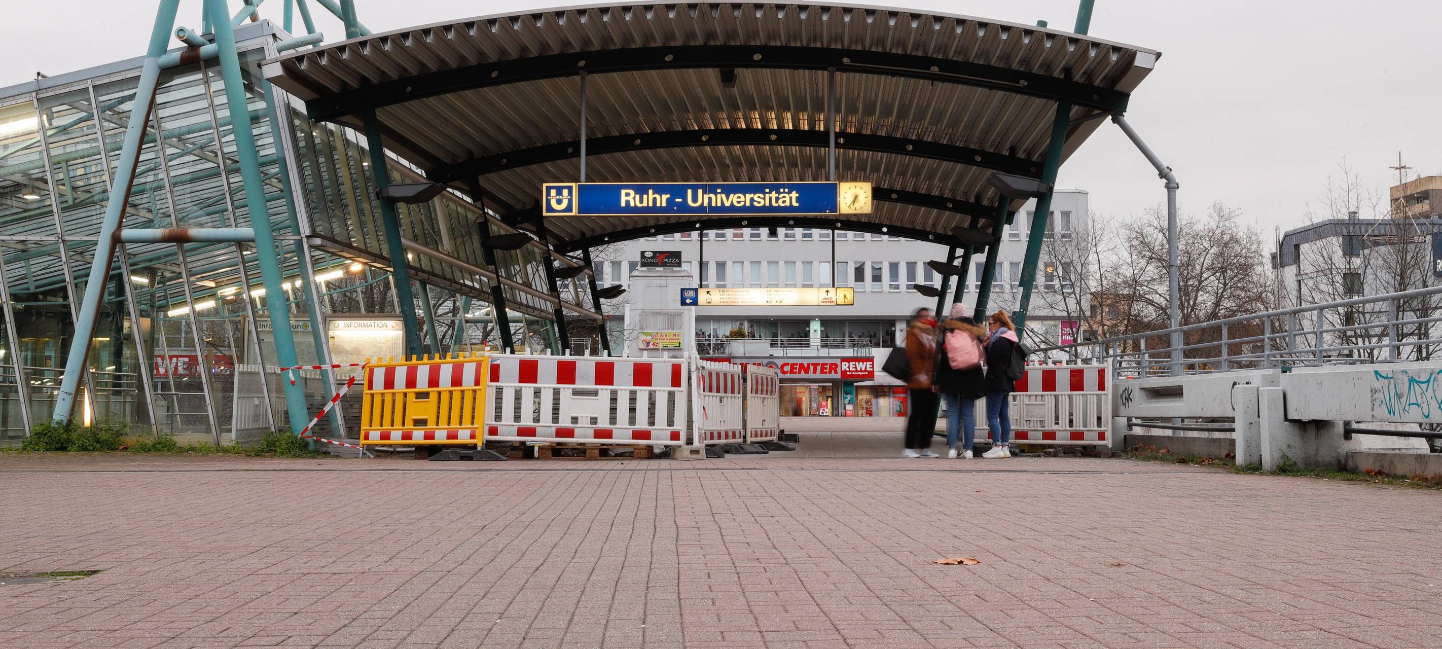 Nachtbauarbeiten an Haltestelle "Ruhr-Universität"