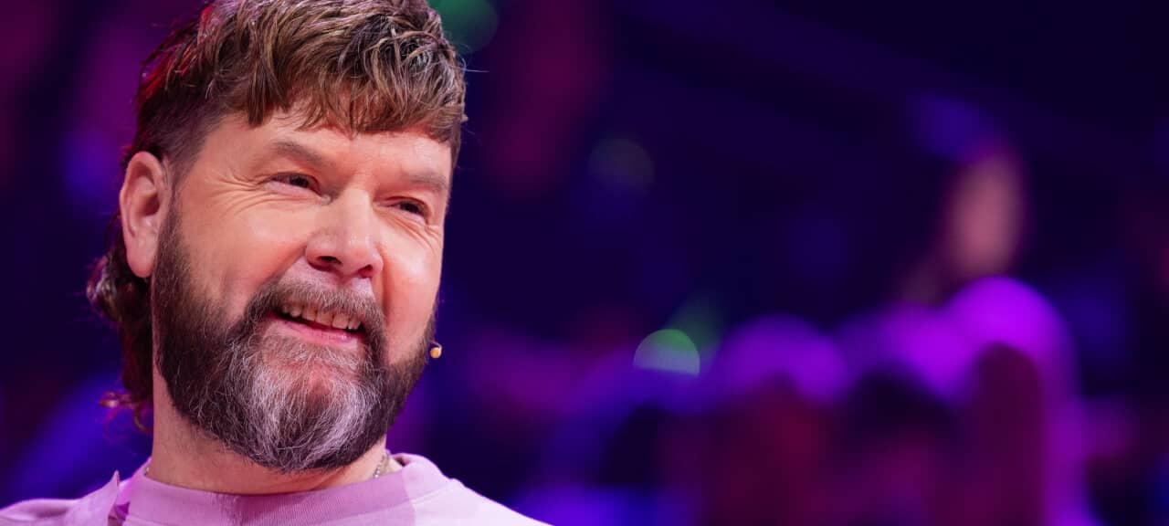 Rea Garvey aus dem Rateteam steht in der Prosieben-Show "The Masked Singer"