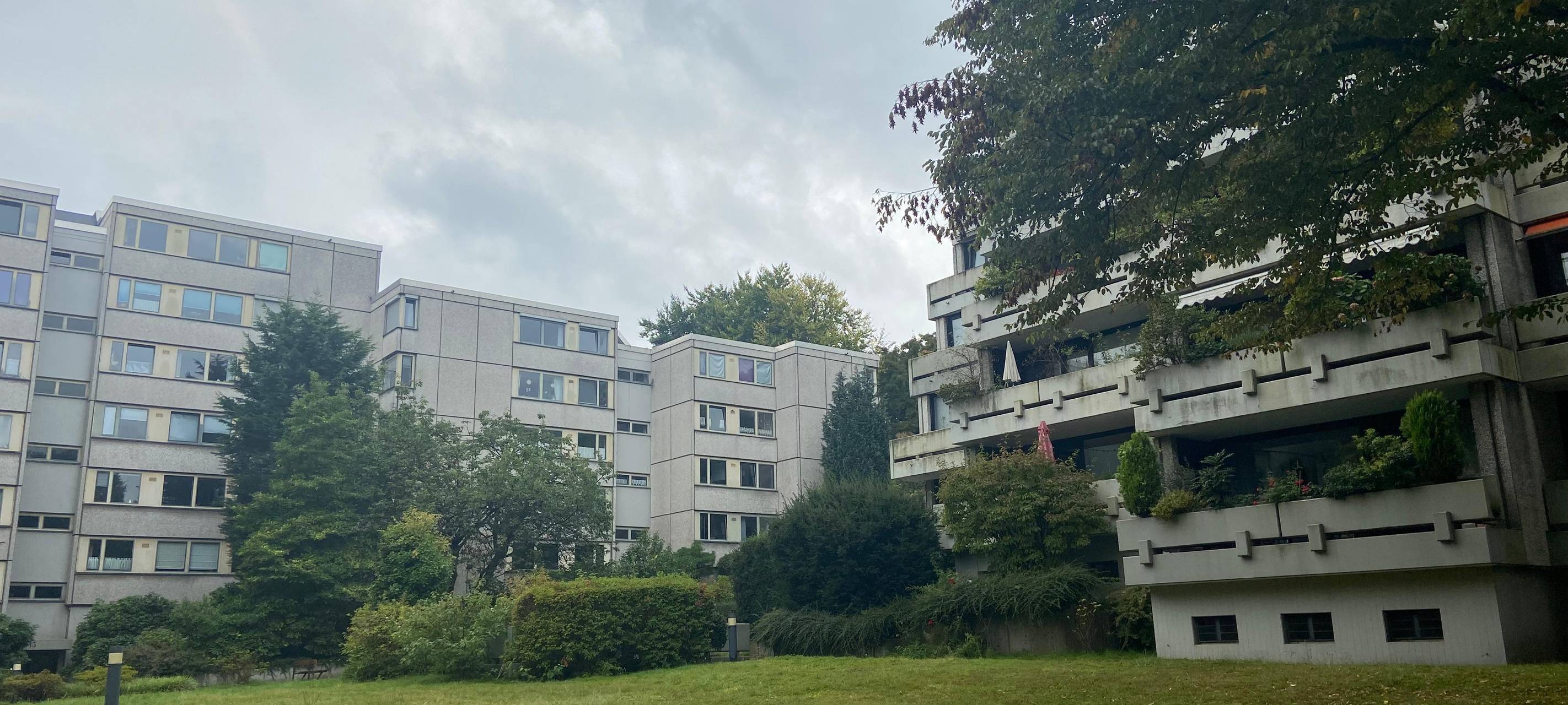 Denkmalplakette für Terrassenhaus in Bochum-Hustadt