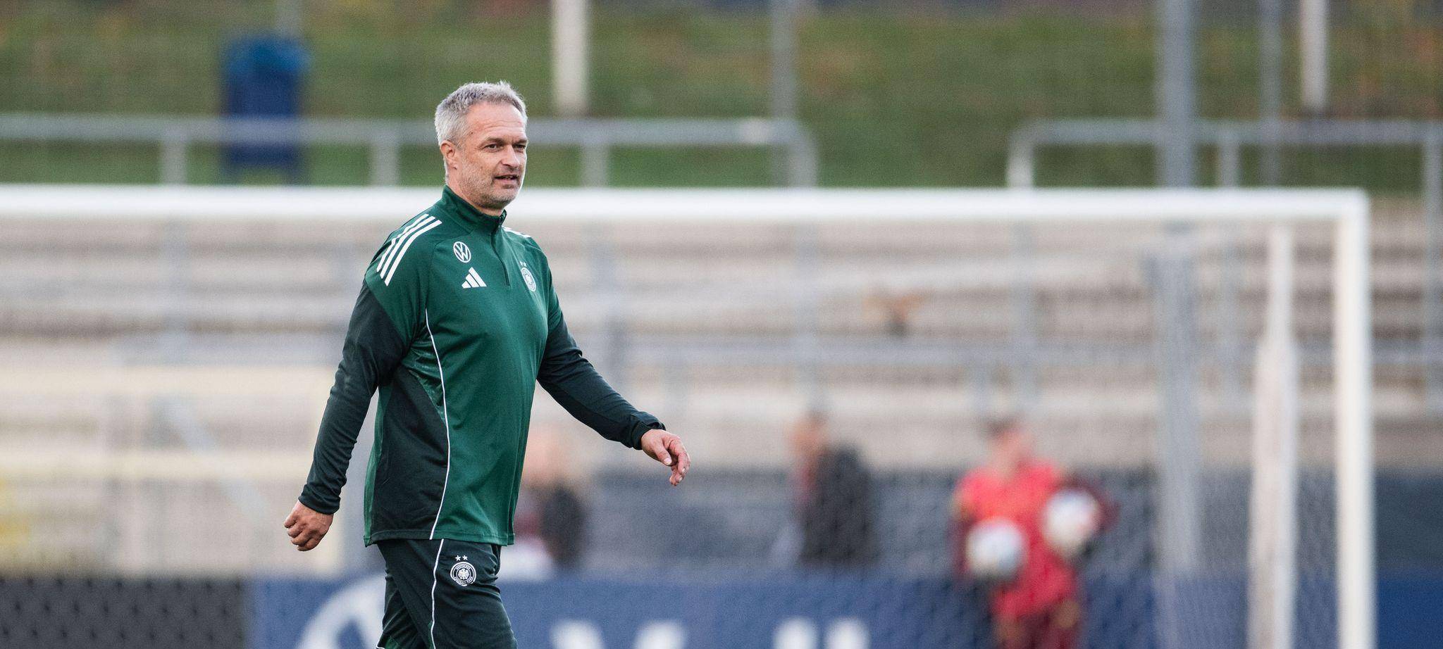 Training Fußball Nationalmannschaft Frauen