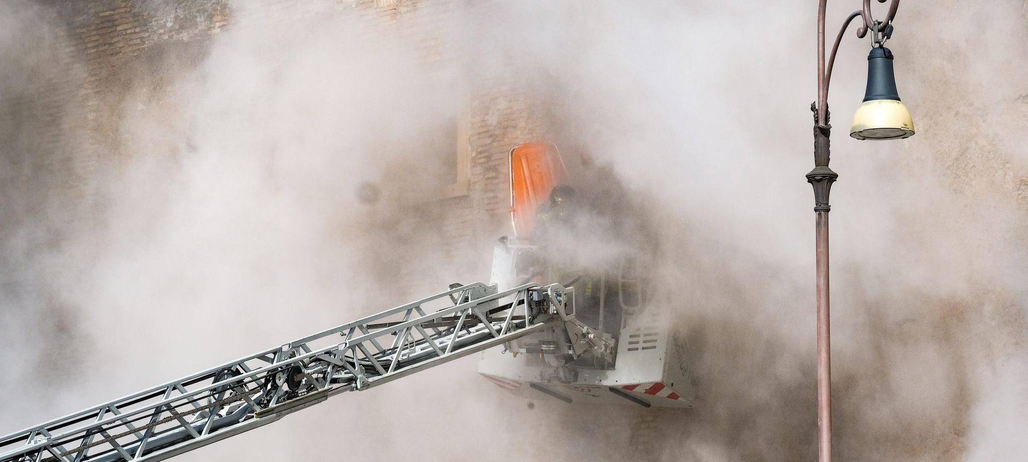 Mittelalterlicher Turm in Rom stürzt ein
