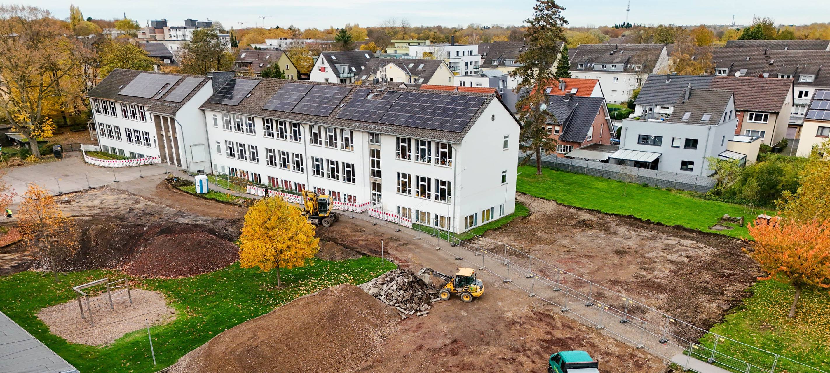 Grundschule Bochum Laer: Umbau des Schulhofs hat begonnen