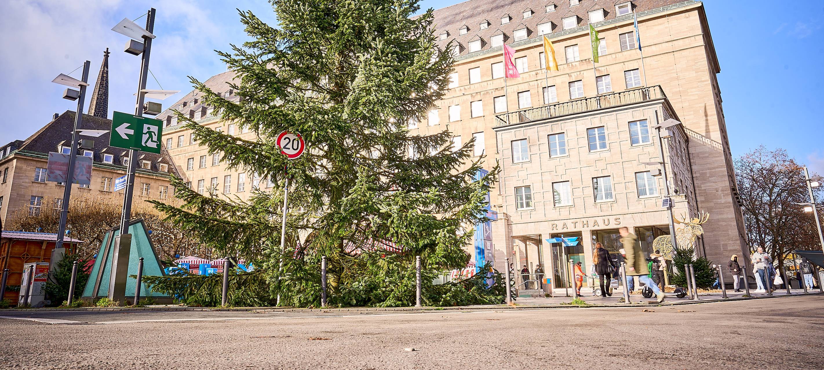 Weihnachtsbaum auf dem Bochumer Rathausvorplatz