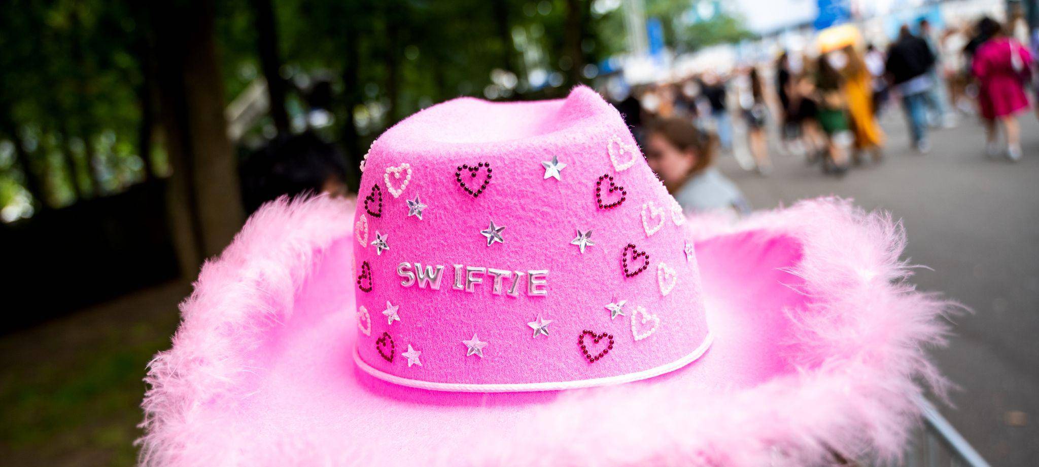 Vor dem Konzert von Taylor Swift in Hamburg