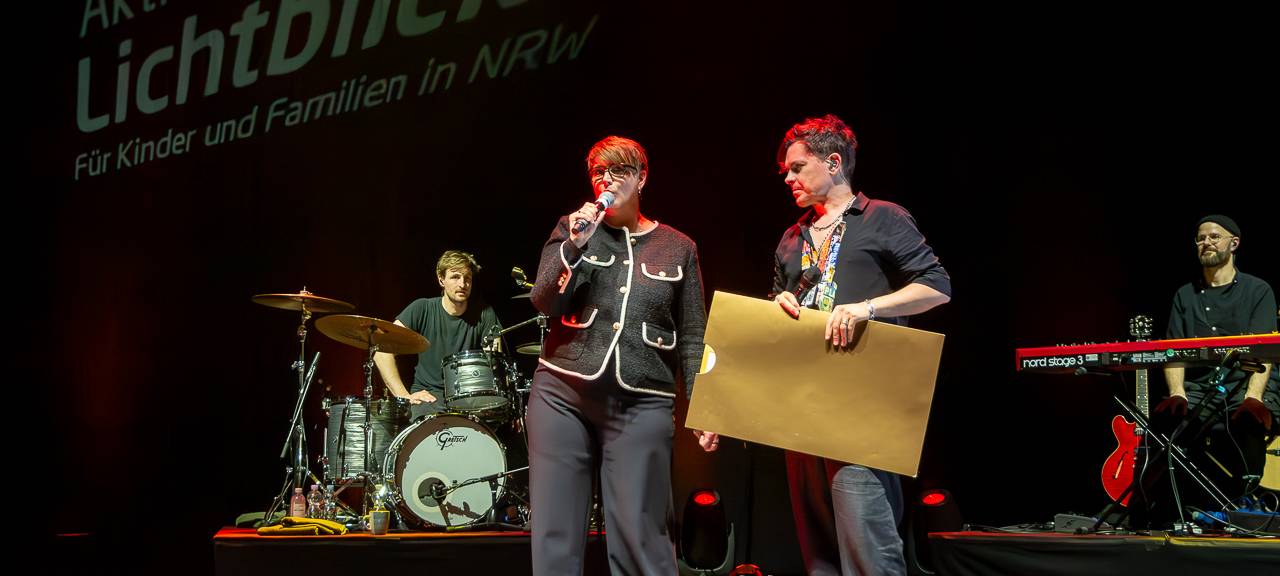 Lichtblicke Weihnachtskonzert: Über 165.000 Euro für den guten Zweck! - Michael Patrick Kelly hautnah