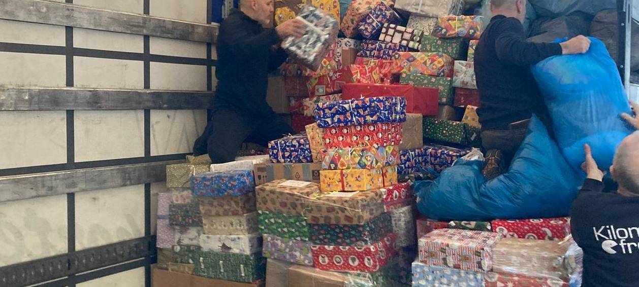 Weihnachtsgeschenke auf dem Weg in die Ukraine