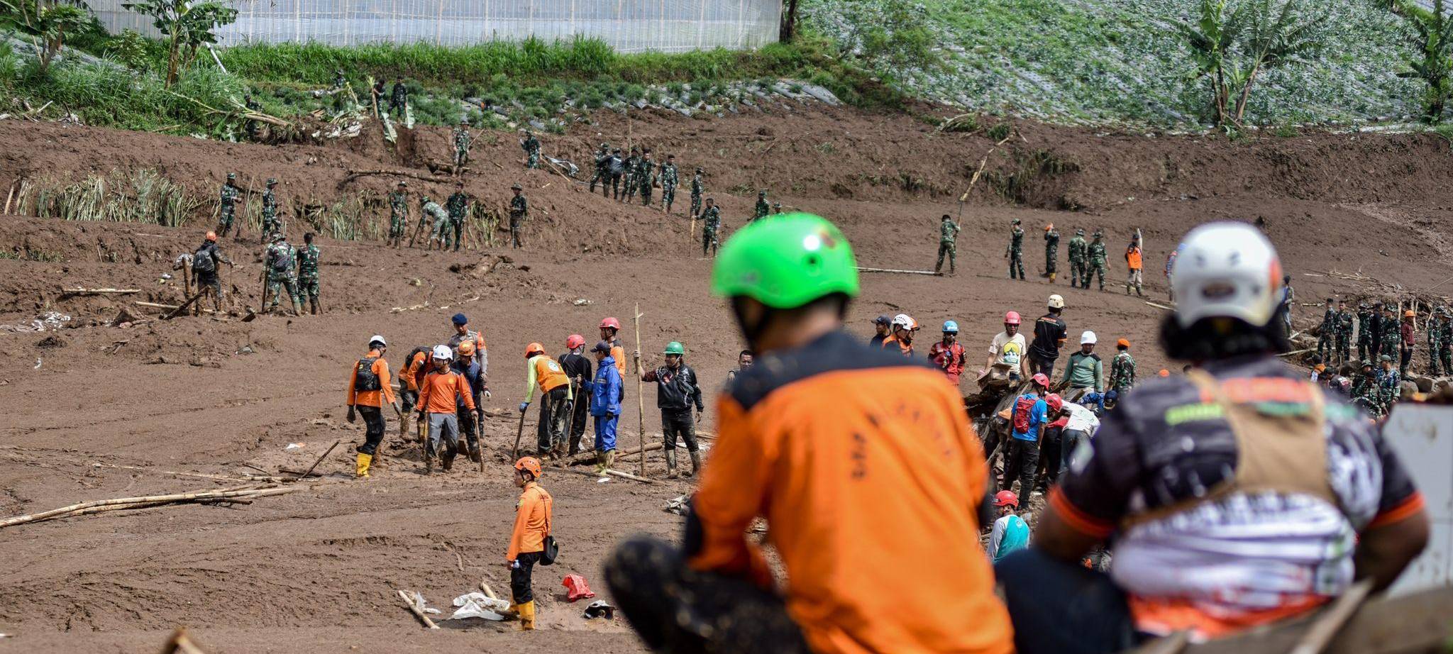 Nach dem Erdrutsch in Indonesien