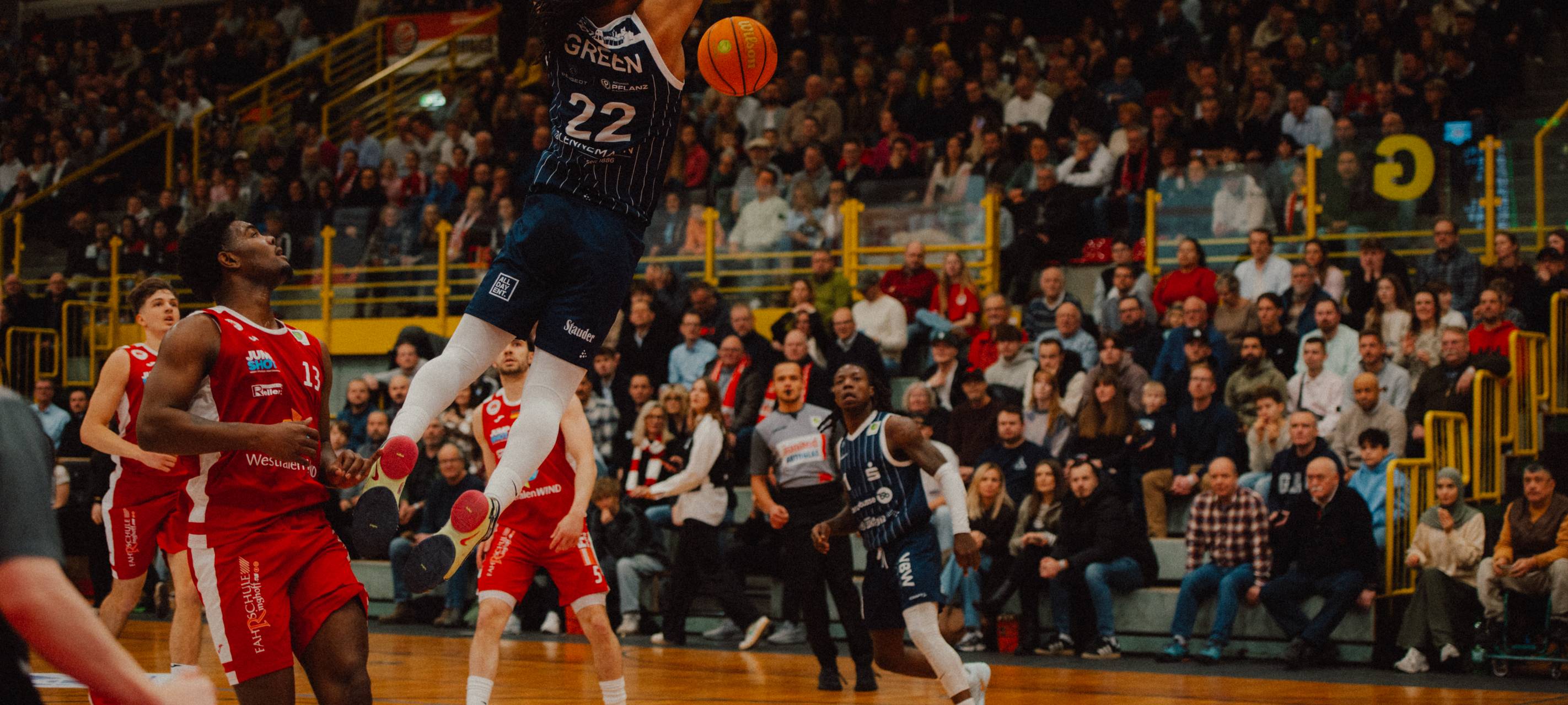 SparkassenStars entscheiden NRW-Derby in Paderborn für sich