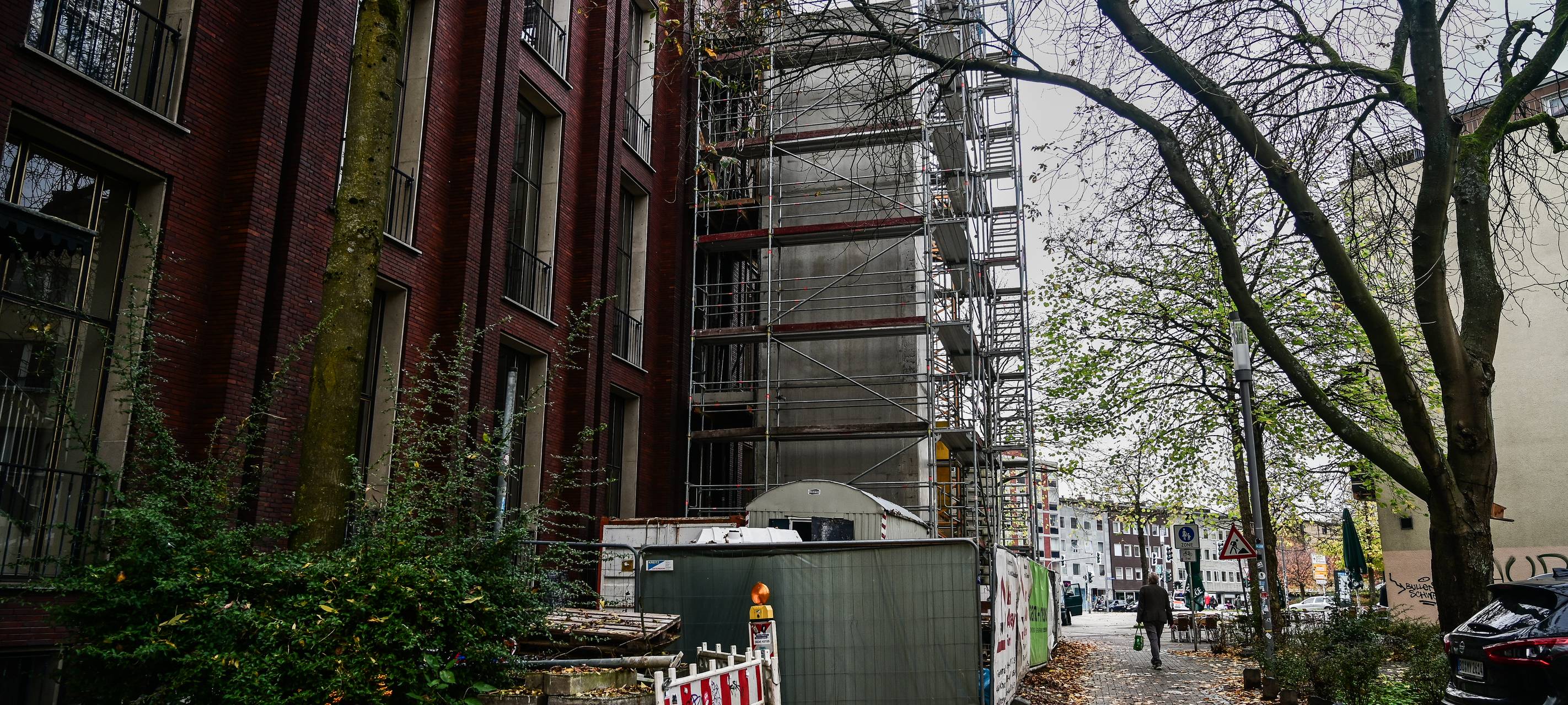 Aufzug am Schauspielhaus Bochum kurz vor der Eröffnung