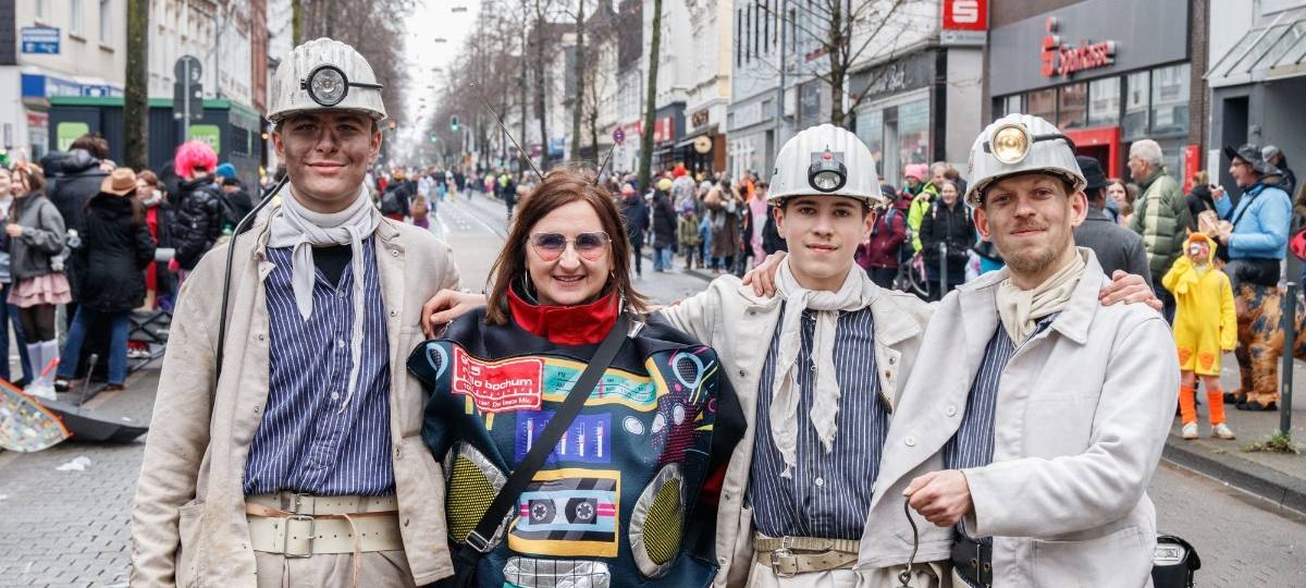 Drei Bergmännerkostüme in Bochum