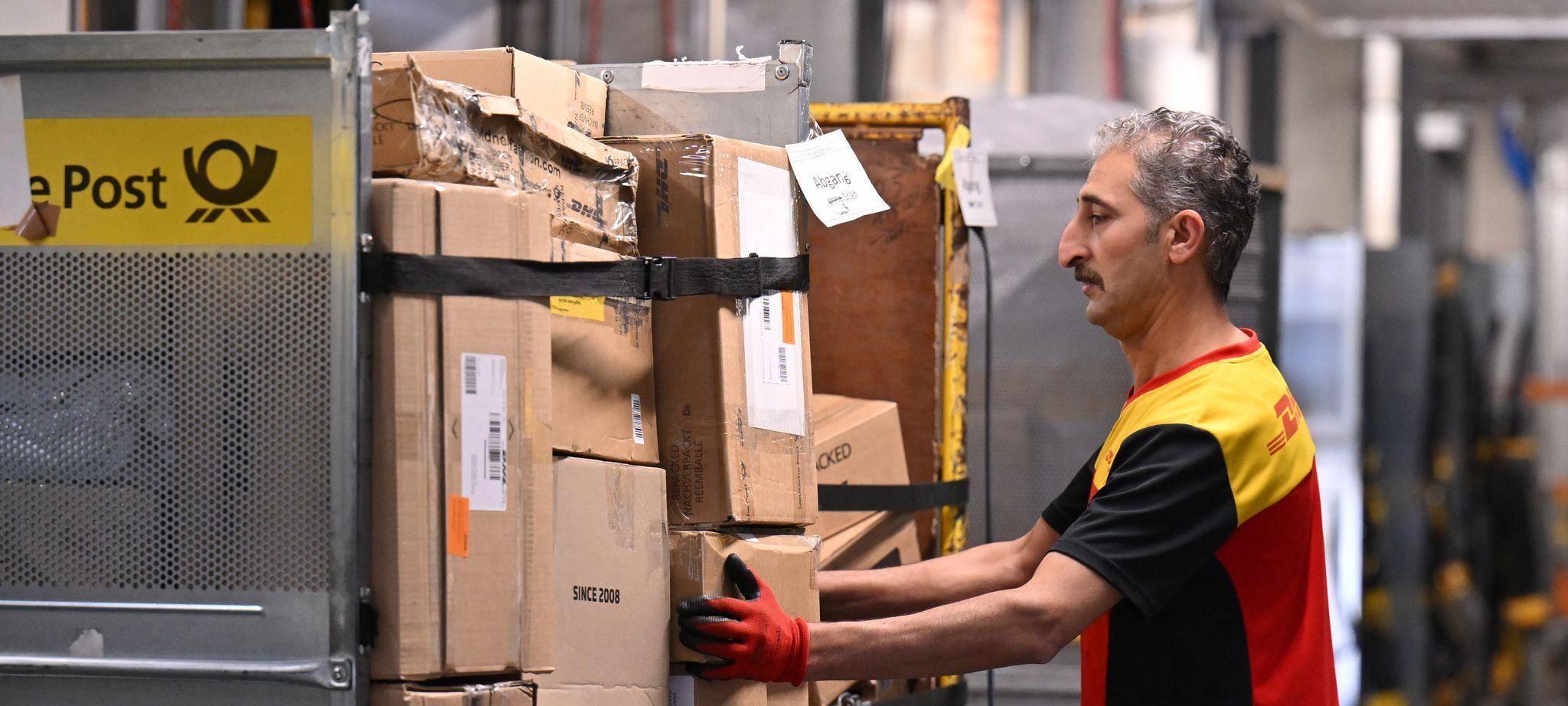 Arbeitnehmer aus Syrien bei DHL