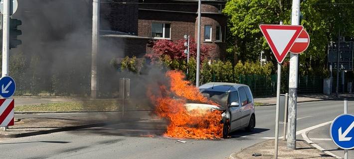 PKW-Brand auf der Dorstener Straße