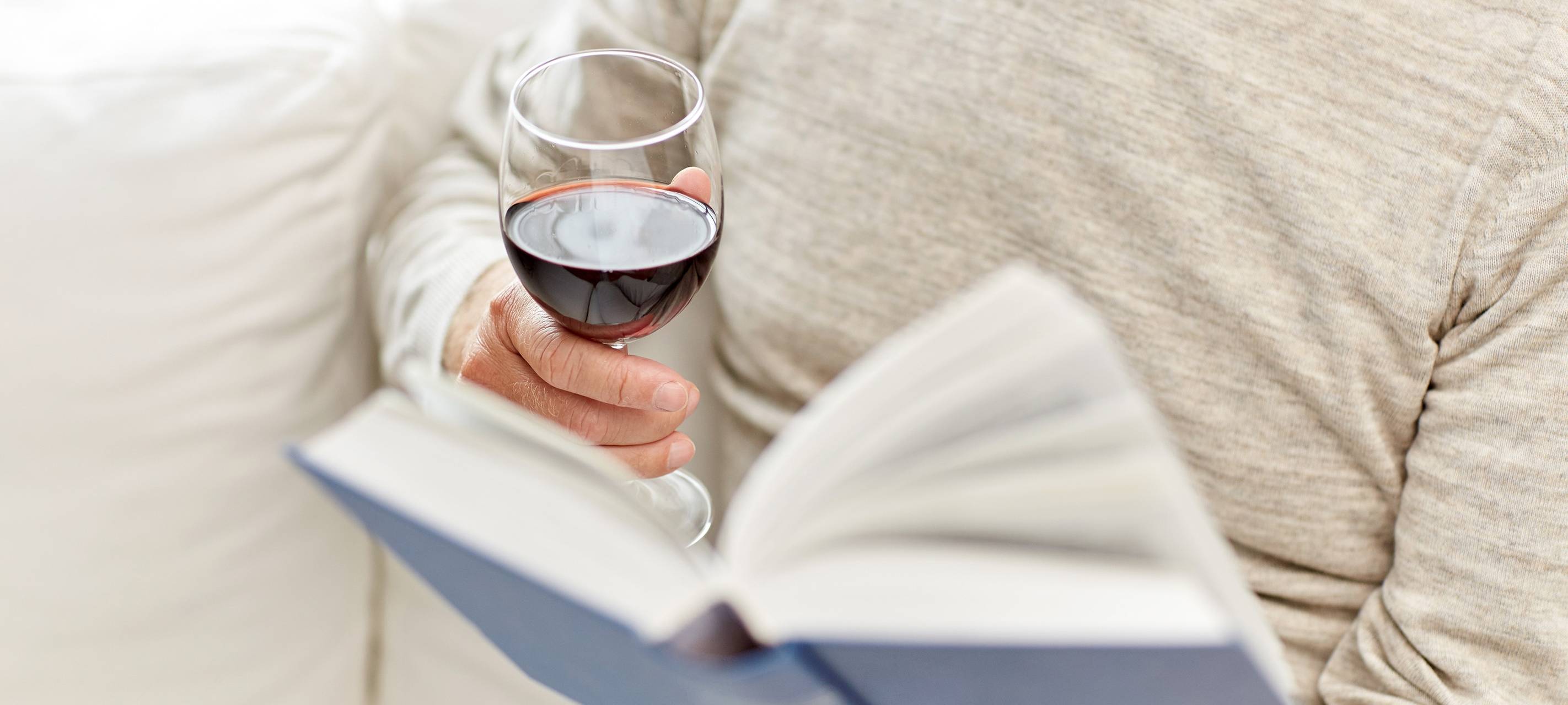 AOK warnt in Bochum vor Folgen regelmäßigen Alkoholkonsums
