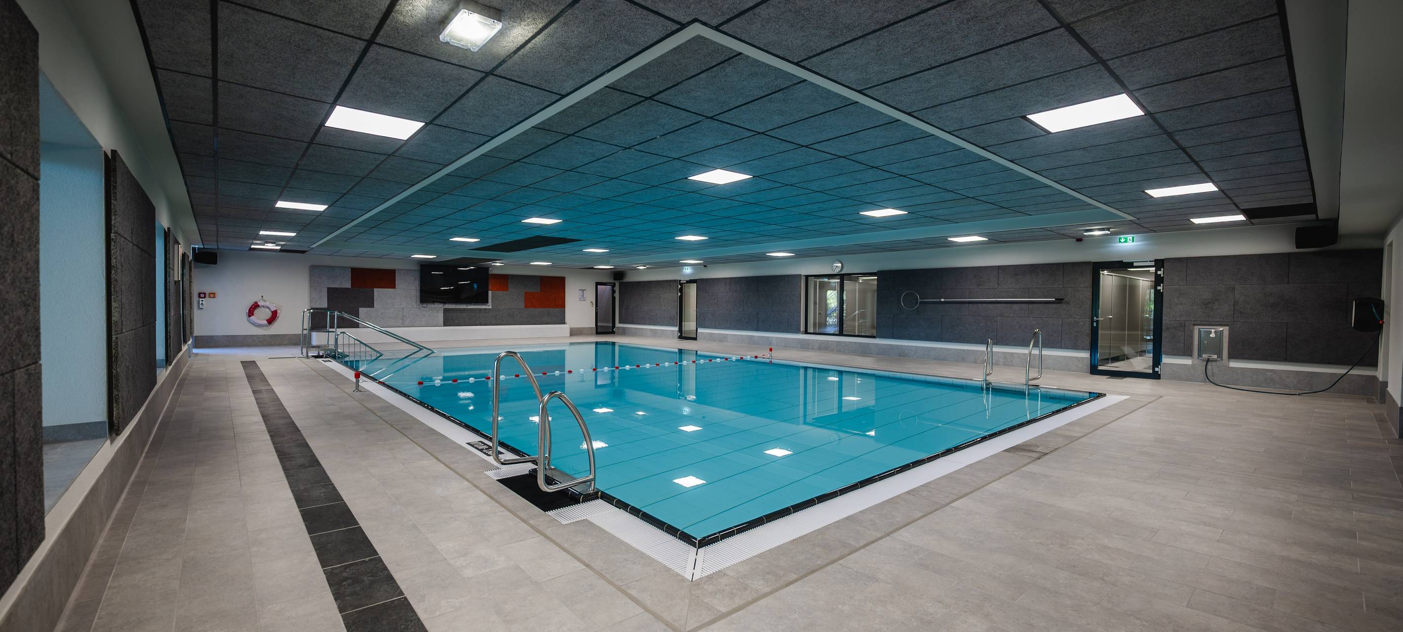 Modernisiertes Hallenbad