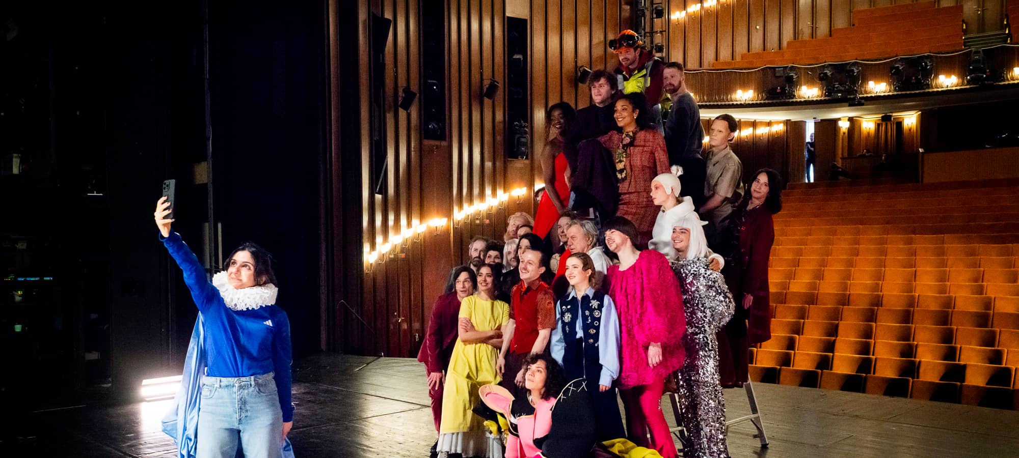 2 Minuten für...Schauspielerinnen und Schauspieler aus dem Schauspielhaus Bochum