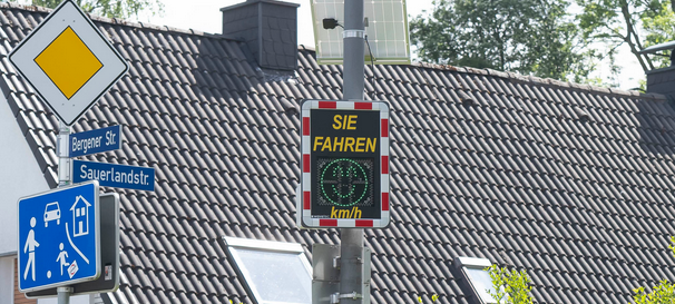 Stadt Bochum stellt Geschwindigkeitstafeln auf